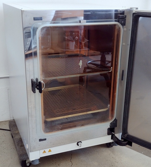 HERAcell Vios 160i Air-Jacketed CO2 Incubator