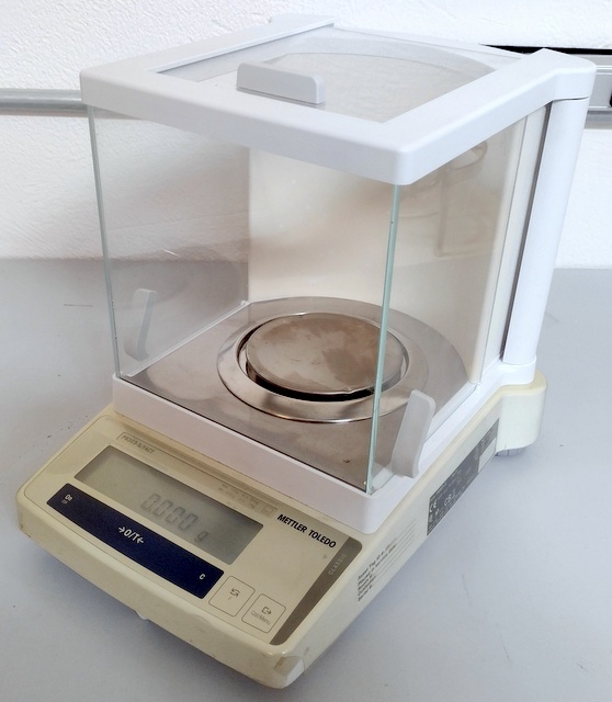 PB303-S/FACT Analytical Balance